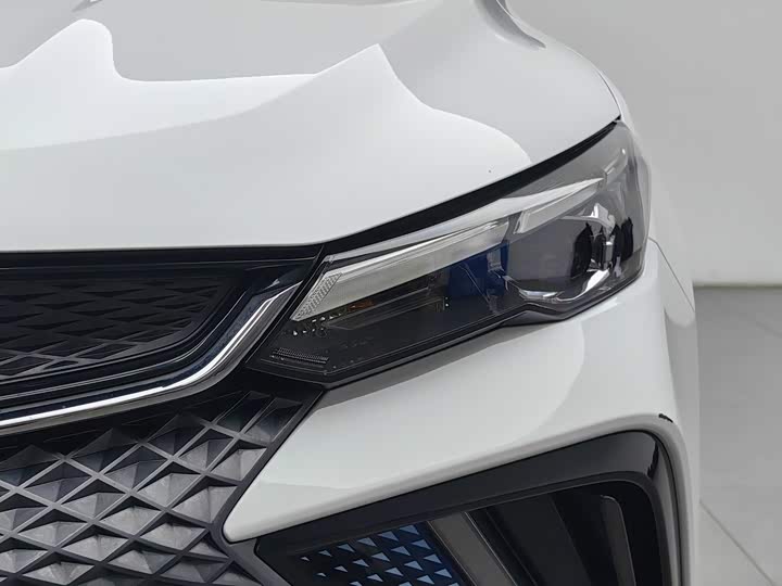 Geely Emgrand L Hi·P Hybrid, 2023 — фото 7 из 9
