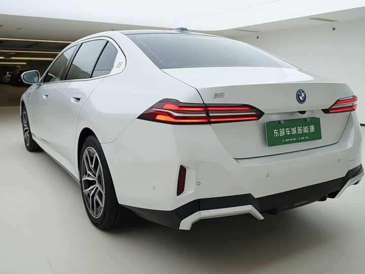 BMW i5, 2024 — фото 4 из 9