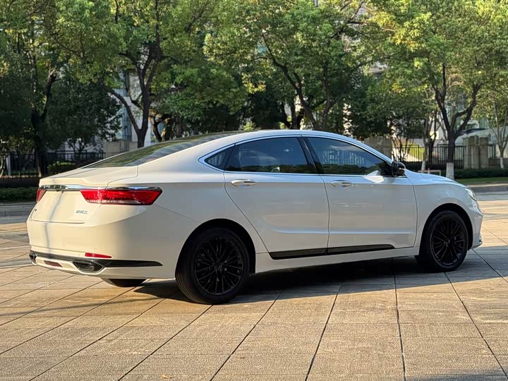 Geely Emgrand GT, 2022 — фото 5 из 9