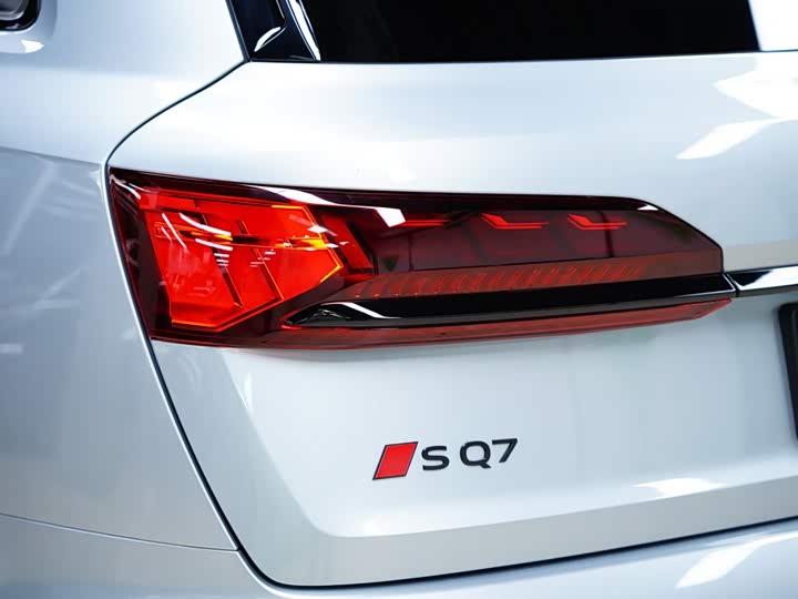 Audi SQ7, 2024 — фото 4 из 9
