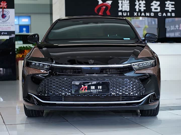 Toyota Crown SportCross, 2023 — фото 2 из 9
