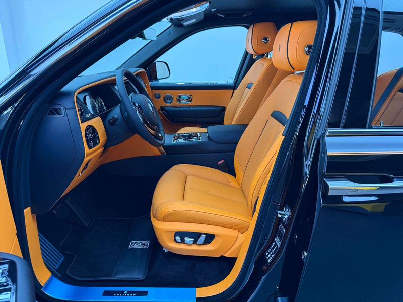 Rolls-Royce Cullinan, 2024 — фото 8 из 11