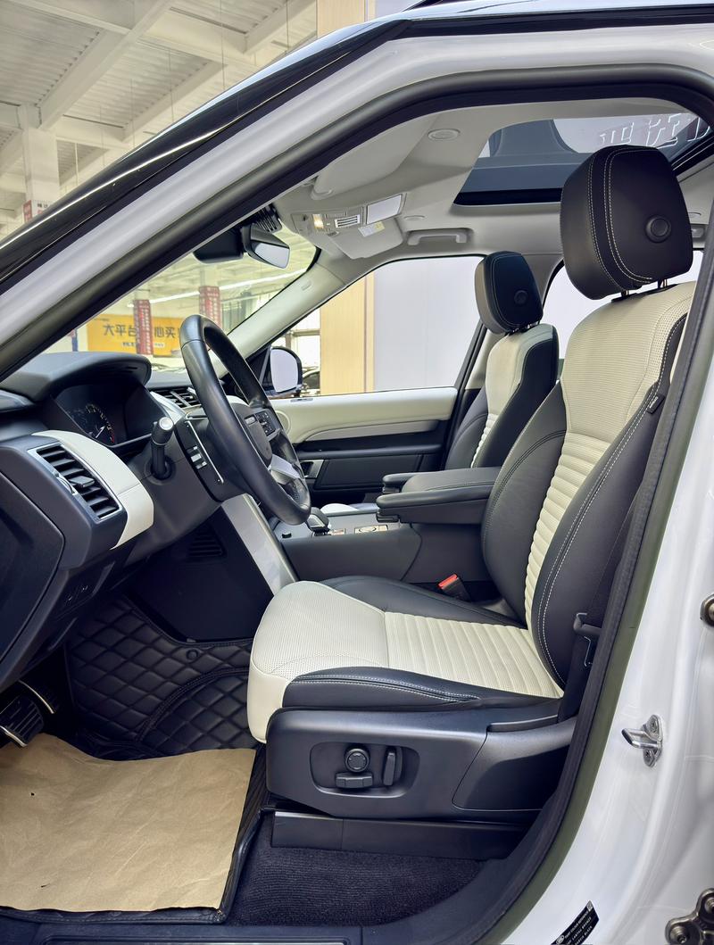 Land Rover Discovery, 2023 — фото 8 из 11