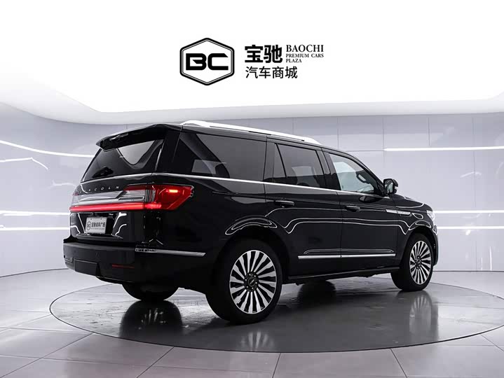 Lincoln Navigator, 2023 — фото 3 из 9