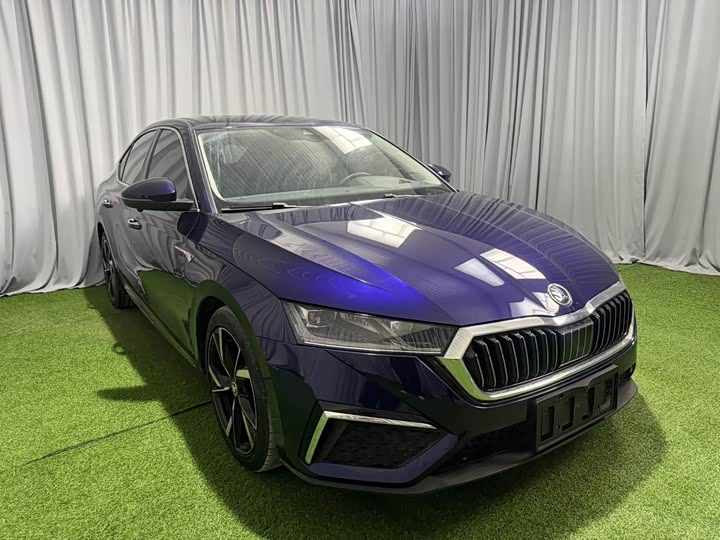 Skoda Octavia Pro, 2022 — фото 2 из 9