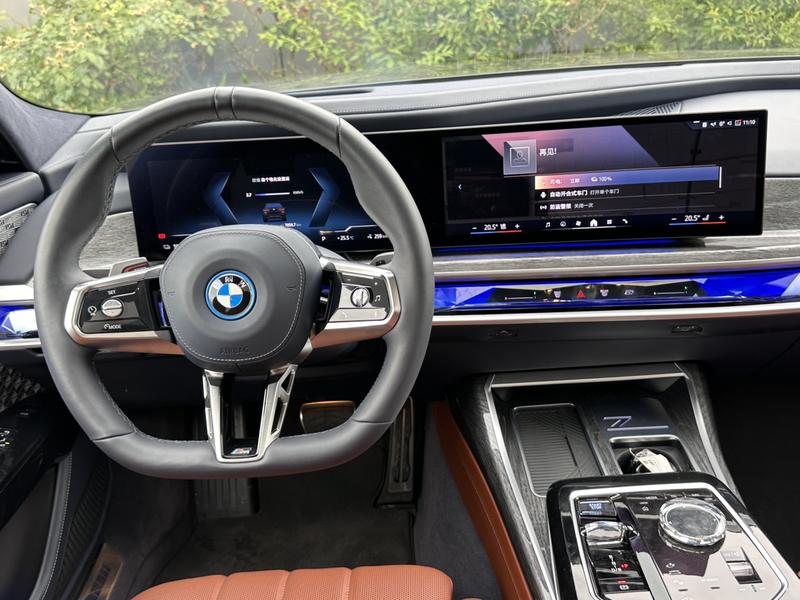 BMW i7, 2024 — фото 8 из 11
