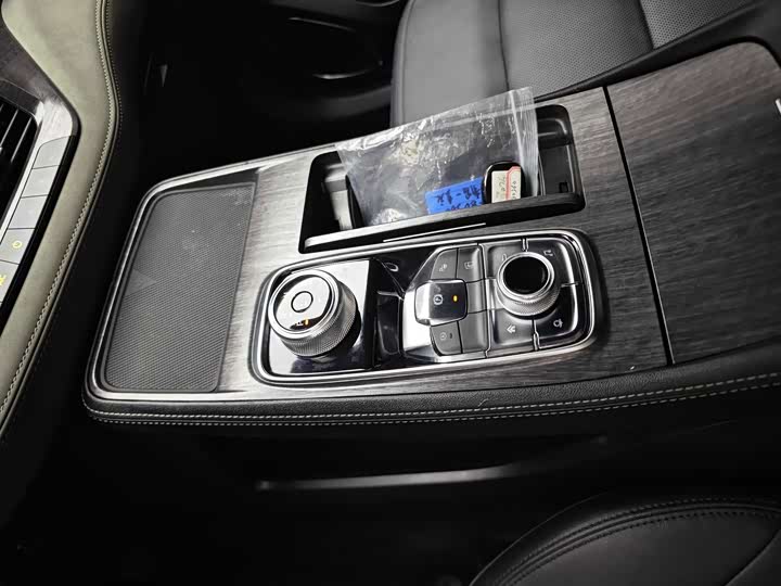 Ford Equator Hybrid, 2025 — фото 7 из 9