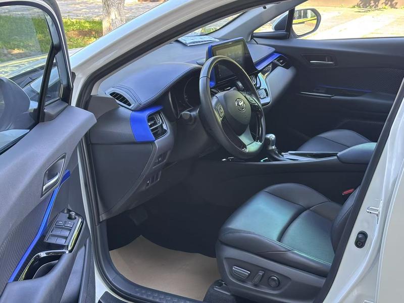 Toyota C-HR, 2021 — фото 8 из 10