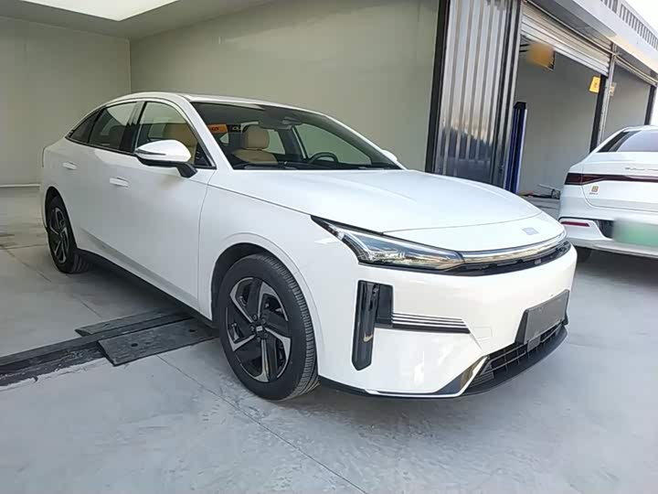 Geely Galaxy L6, 2024 — фото 4 из 9