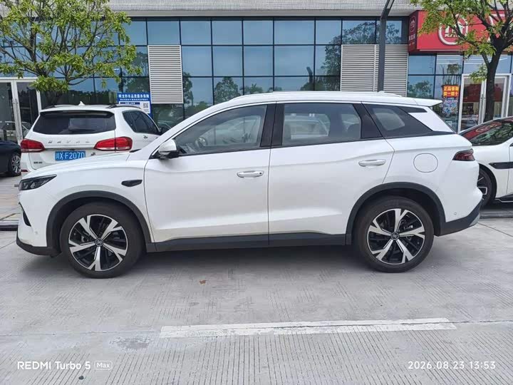 BYD Song Pro Hybrid, 2024 — фото 3 из 9