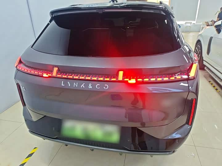 Lynk & Co 08 EM-P Hybrid, 2024 — фото 6 из 9