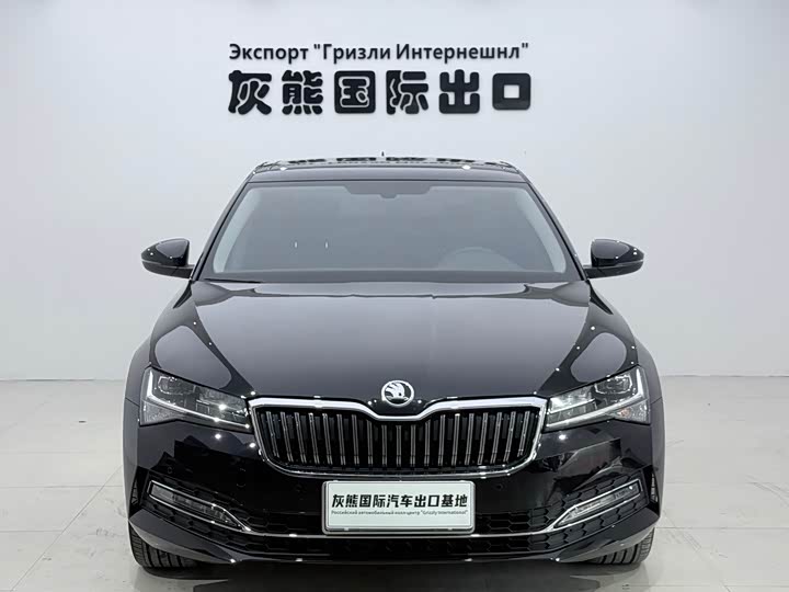 Skoda Superb, 2023 — фото 2 из 9
