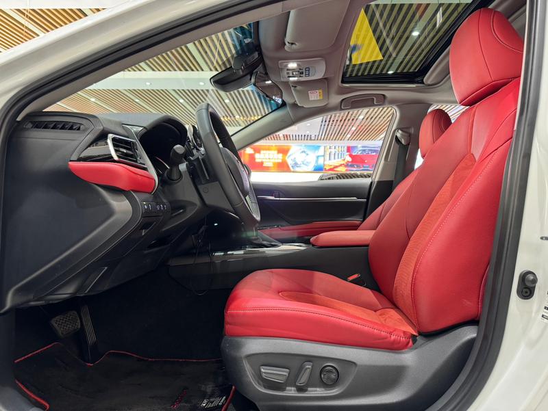 Toyota Camry, 2021 — фото 11 из 12