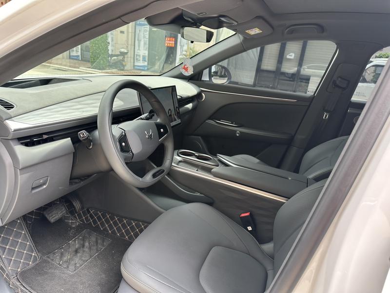 BAIC Arcfox Alpha T5, 2025 — фото 8 из 10