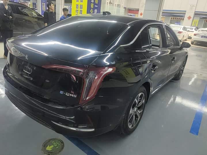 Hongqi E-QM5, 2023 — фото 3 из 9