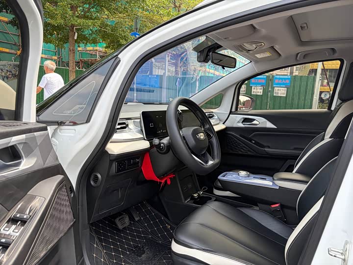 Geely Geometry E Firefly, 2022 — фото 4 из 9