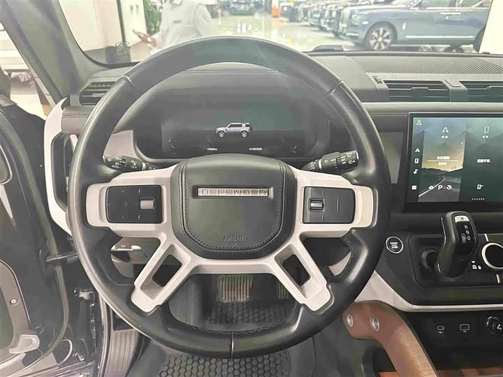 Land Rover Defender, 2022 — фото 7 из 9