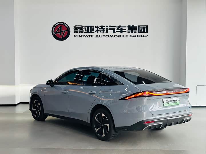 Geely Galaxy L6, 2025 — фото 5 из 9