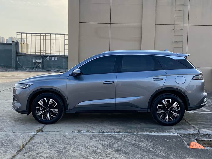 BYD Sea Lion 05 DM-i Hybrid, 2025 — фото 8 из 9