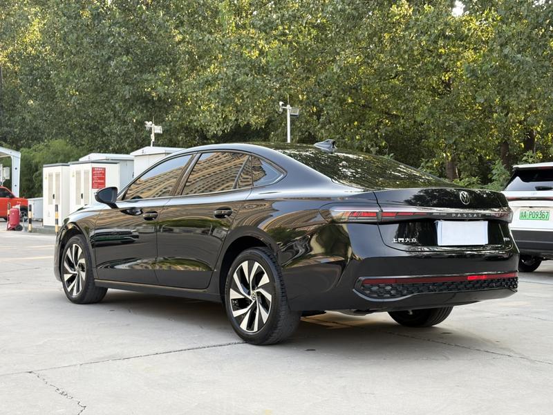 Volkswagen Passat, 2024 — фото 4 из 12