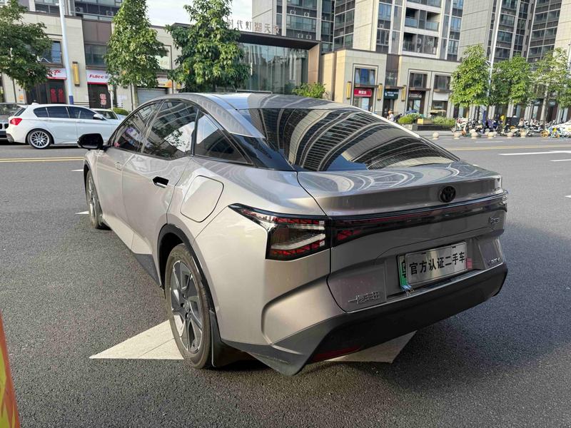 Toyota bZ3, 2025 — фото 4 из 10