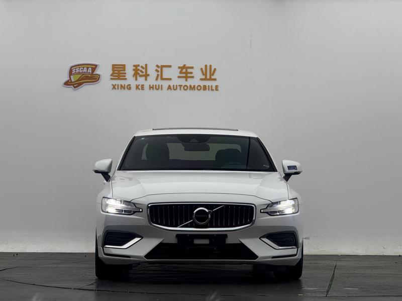 Volvo S60, 2022 — фото 2 из 12