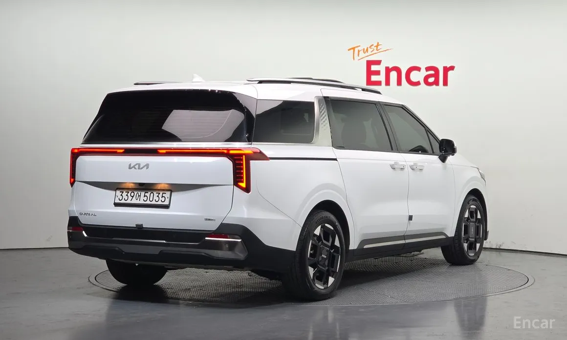Kia Carnival, 2023 — фото 2 из 12