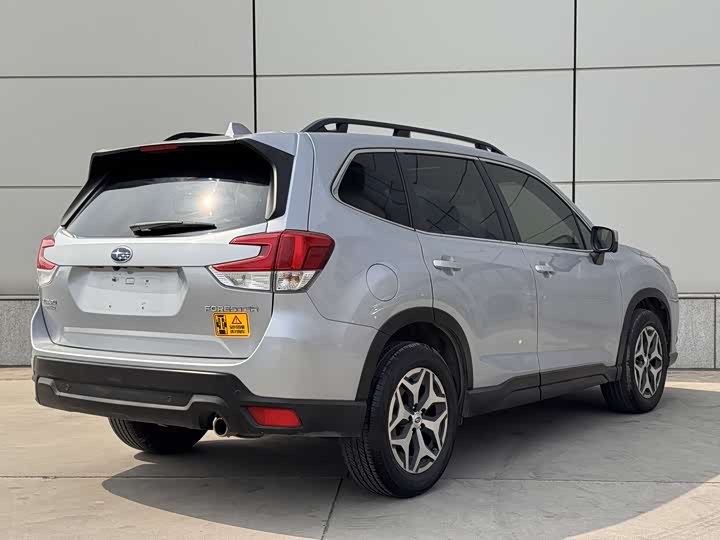 Subaru Forester, 2022 — фото 4 из 9