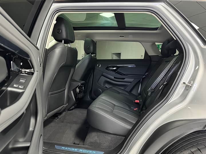 Land Rover Range Rover Evoque L, 2023 — фото 6 из 9