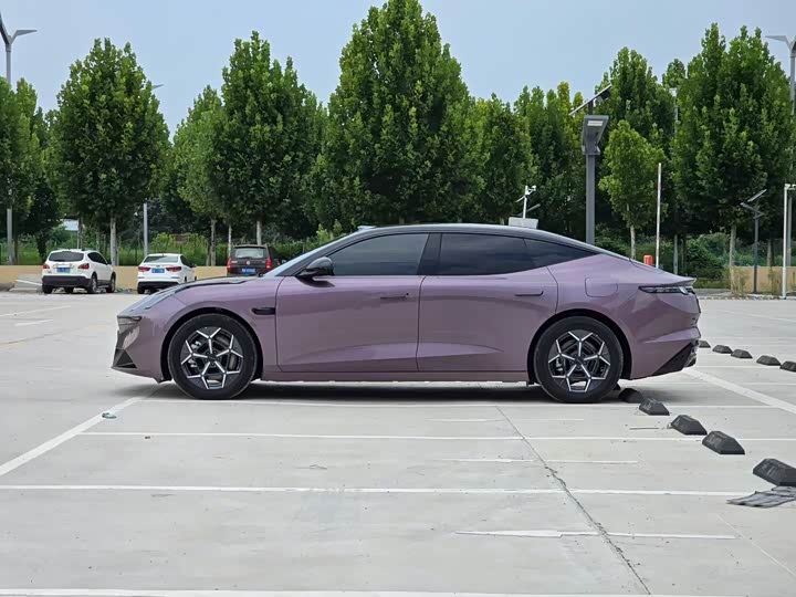 Lynk & Co 30 EM-P Hybrid, 2026 — фото 6 из 9