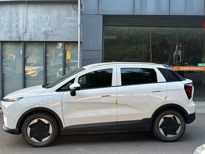 Geely Geometry E Firefly, 2024 — фото 5 из 9