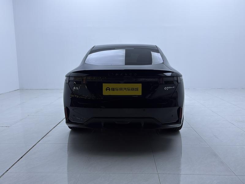 Lynk & Co 07 EM-P Hybrid, 2024 — фото 6 из 12