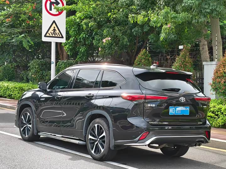 Toyota Crown Kluger, 2022 — фото 5 из 9