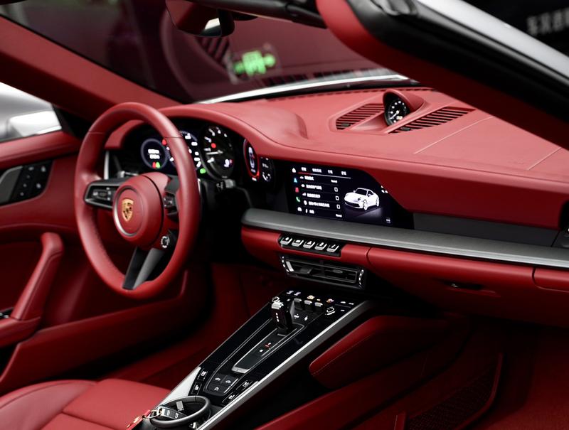 Porsche 911, 2023 — фото 7 из 11