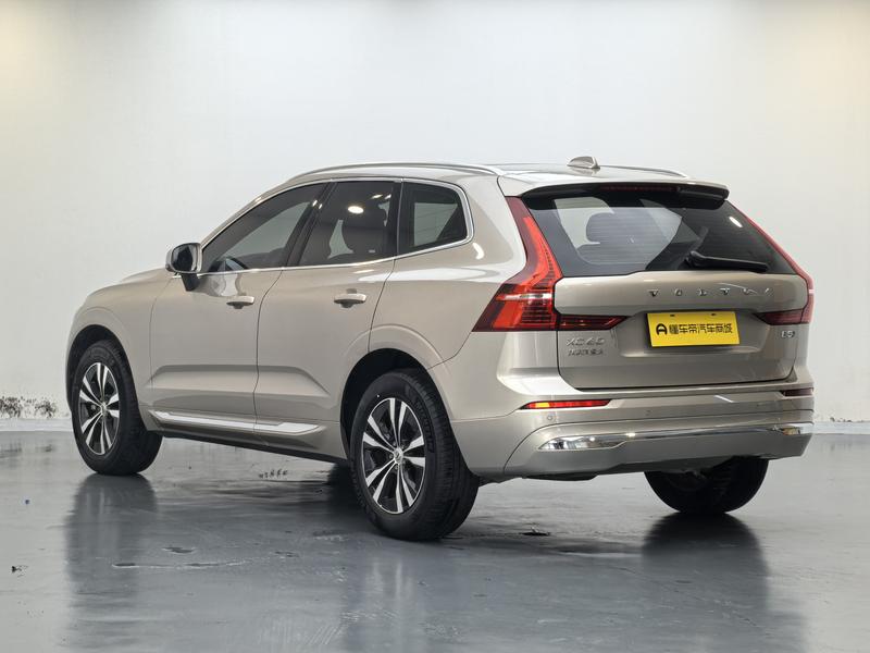 Volvo XC60, 2023 — фото 5 из 12