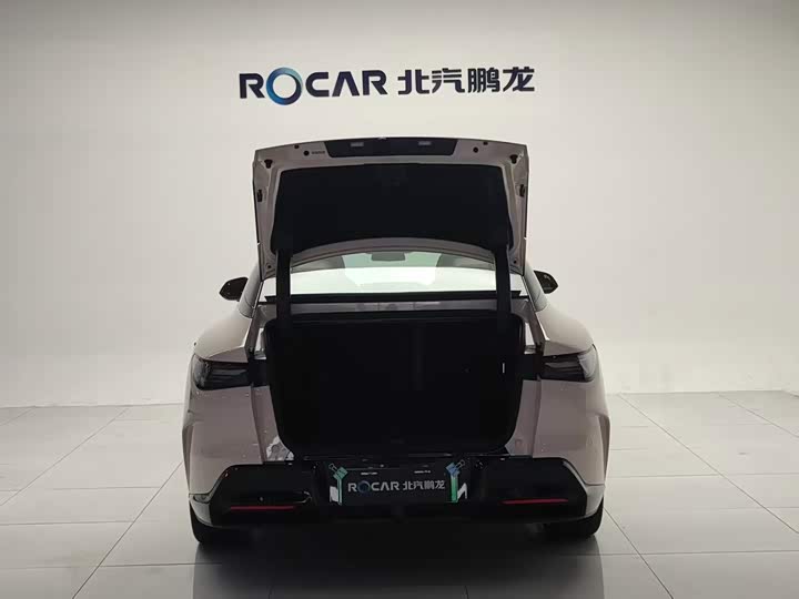 BAIC Arcfox Alpha S5, 2026 — фото 6 из 9