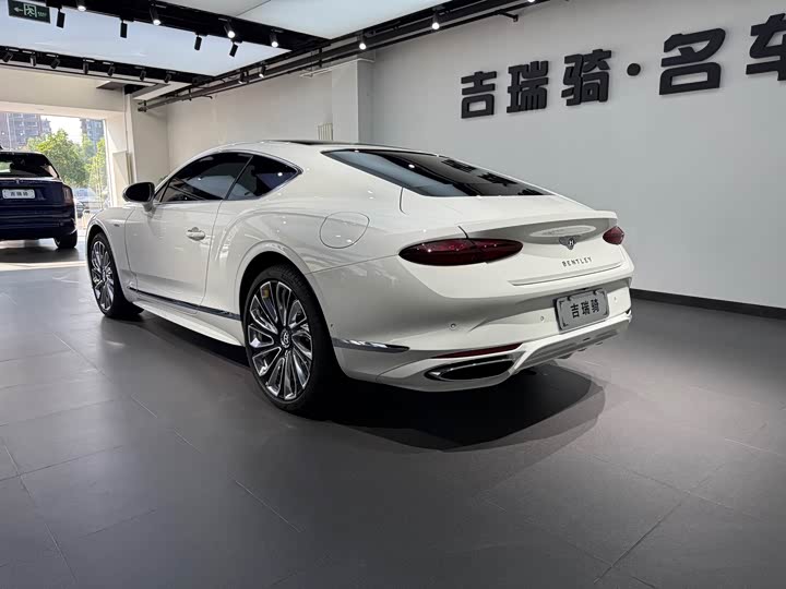 Bentley Continental GT Hybrid, 2025 — фото 4 из 12
