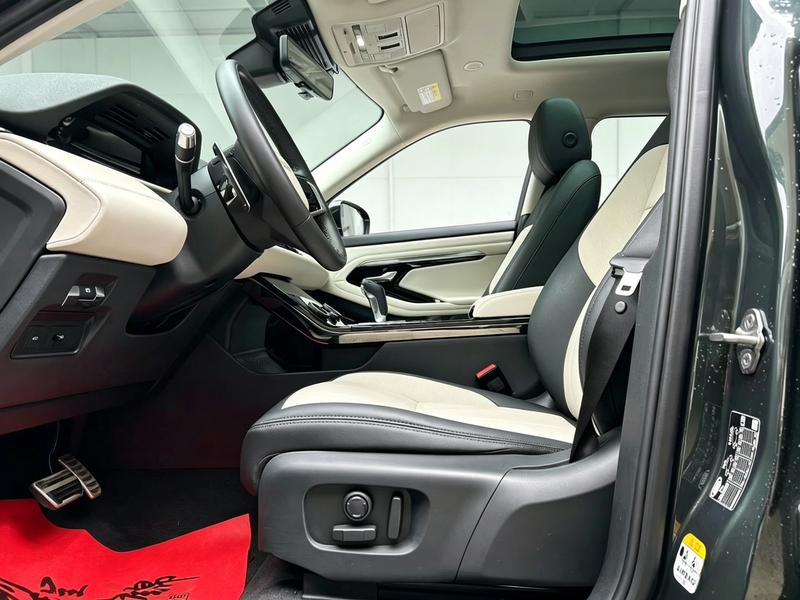 Land Rover Range Rover Evoque L, 2022 — фото 9 из 11