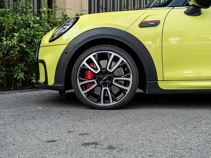 Mini Mini JCW, 2022 — фото 5 из 9