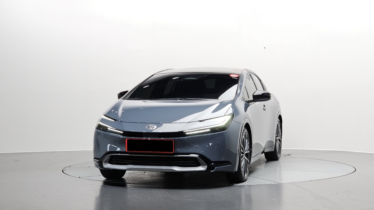 Toyota Prius, 2023 — фото 3 из 12