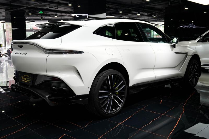 Aston Martin DBX, 2022 — фото 6 из 12