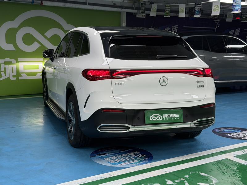 Mercedes-Benz EQE SUV, 2023 — фото 4 из 12