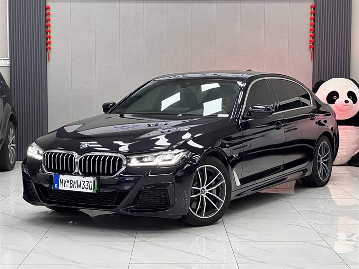 BMW 5 Series Hybrid, 2023 — купить в Москве под ключ