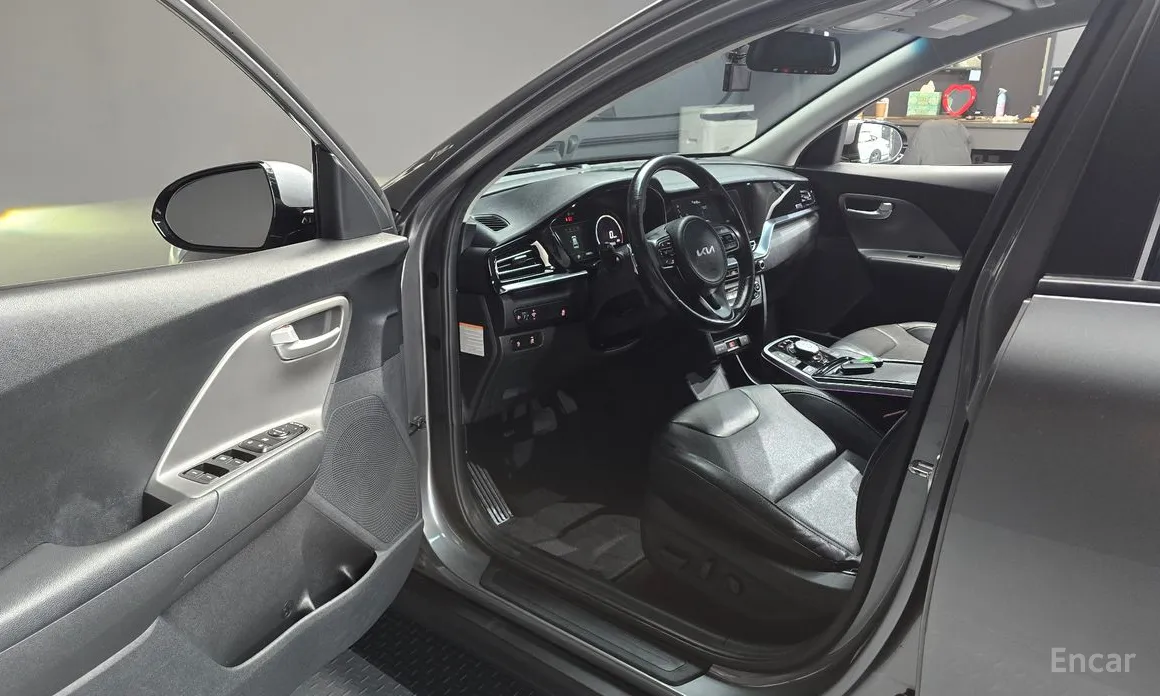 Kia Niro, 2022 — фото 10 из 12