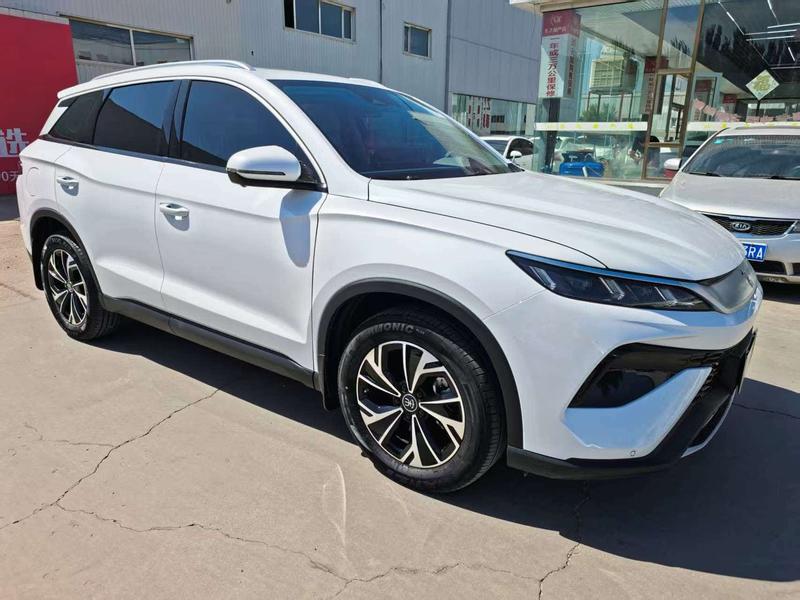 BYD Song Pro Hybrid, 2024 — фото 3 из 10