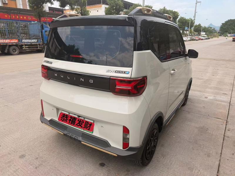 Wuling Mini EV, 2022 — фото 7 из 10