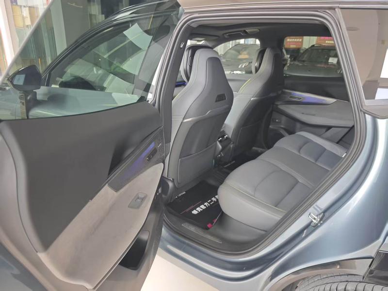 Lynk & Co 08 EM-P Hybrid, 2024 — фото 9 из 11