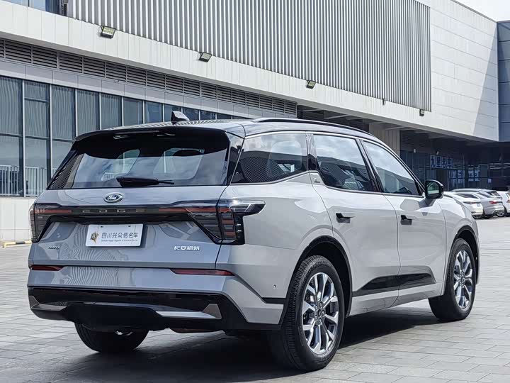 Ford Edge, 2022 — фото 5 из 9