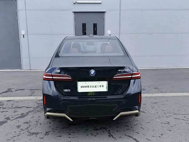 BMW i5, 2025 — фото 7 из 9