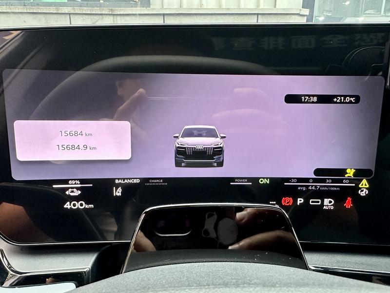 Audi Q6L e-tron, 2025 — фото 8 из 12